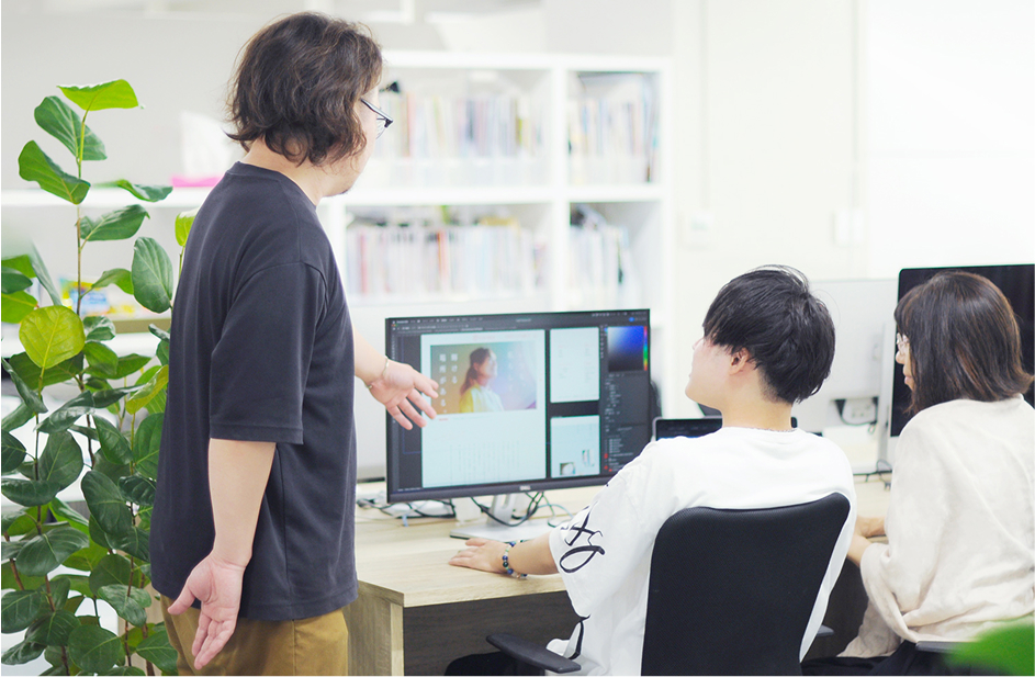複数のスタッフでデザインを確認しブラッシュアップしていきます